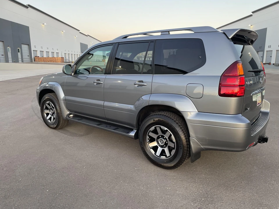 2005 Lexus GX 1st Gen - Image 7 of 31