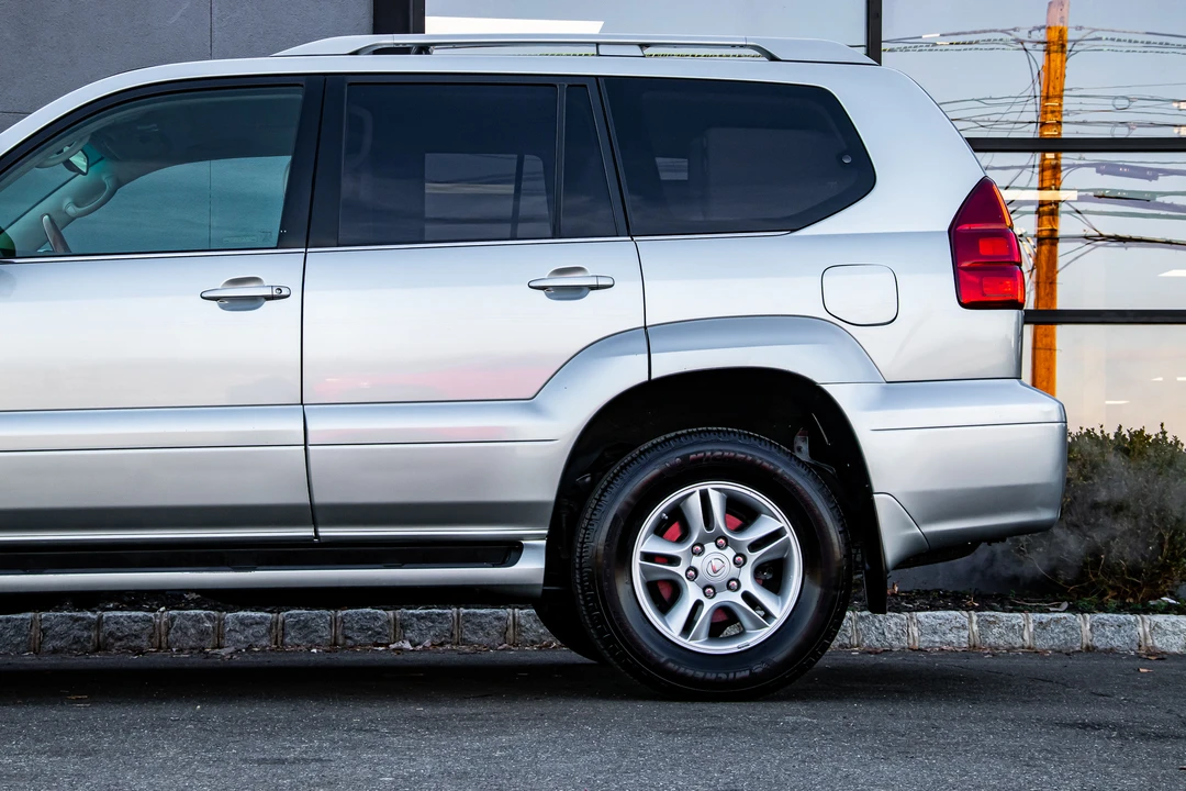 2005 Lexus GX 1st Gen - Image 22 of 31
