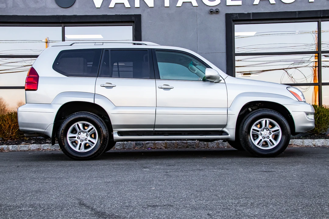 2005 Lexus GX 1st Gen - Image 13 of 31
