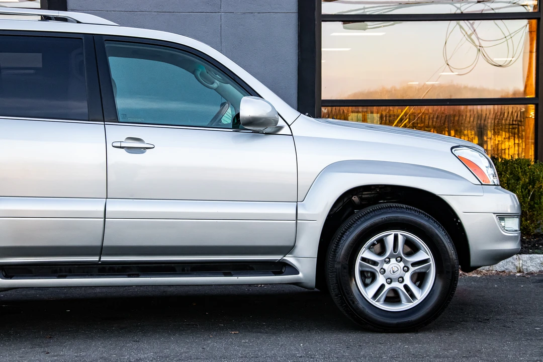 2005 Lexus GX 1st Gen - Image 24 of 31