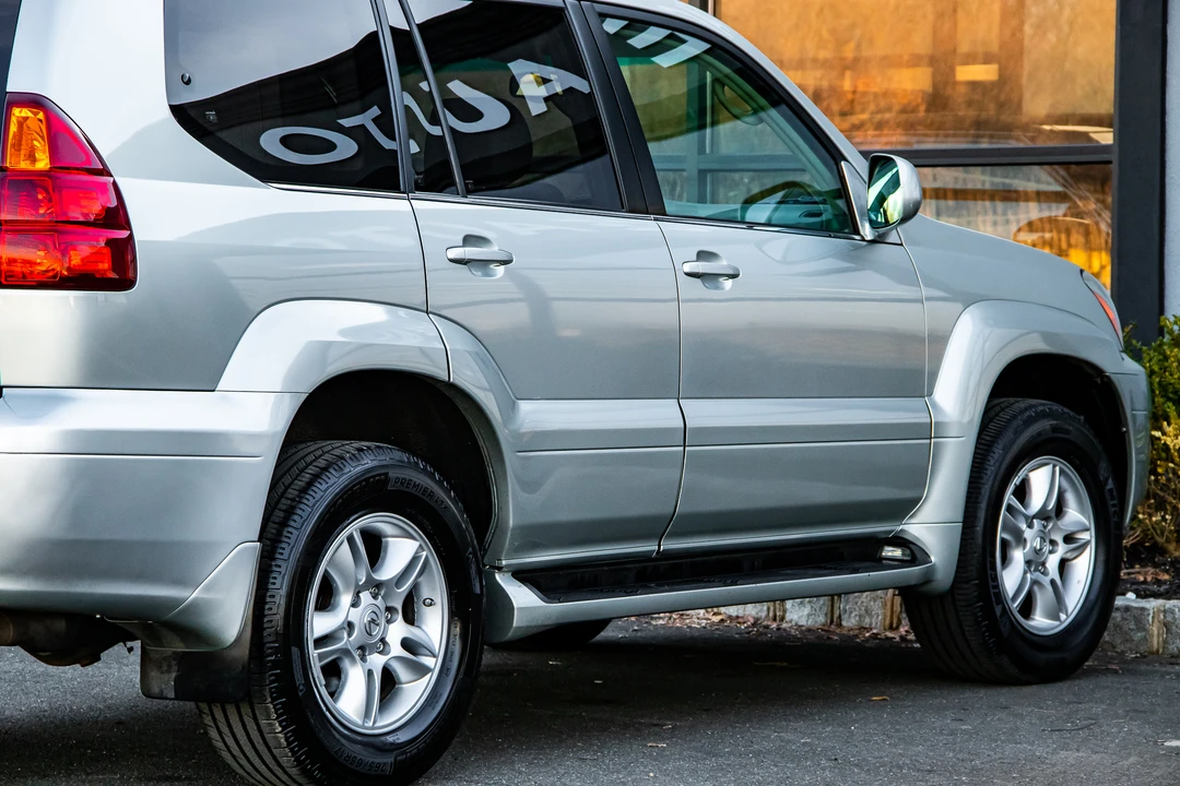 2005 Lexus GX 1st Gen - Image 30 of 31