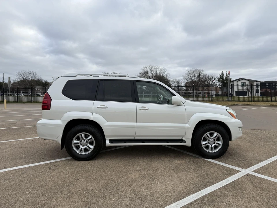 2005 Lexus GX 1st Gen - Image 16 of 31