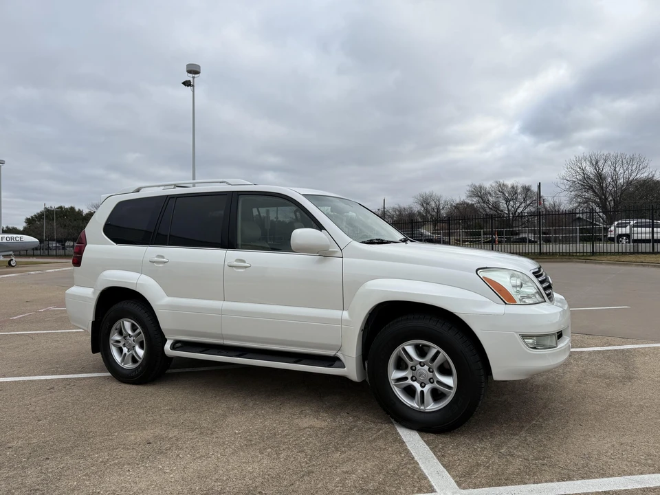 2005 Lexus GX 1st Gen - Image 17 of 31
