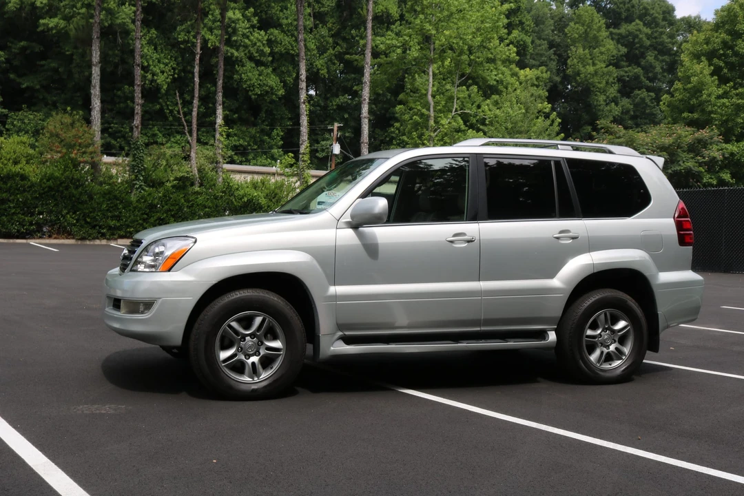 2005 Lexus GX 1st Gen - Image 13 of 31