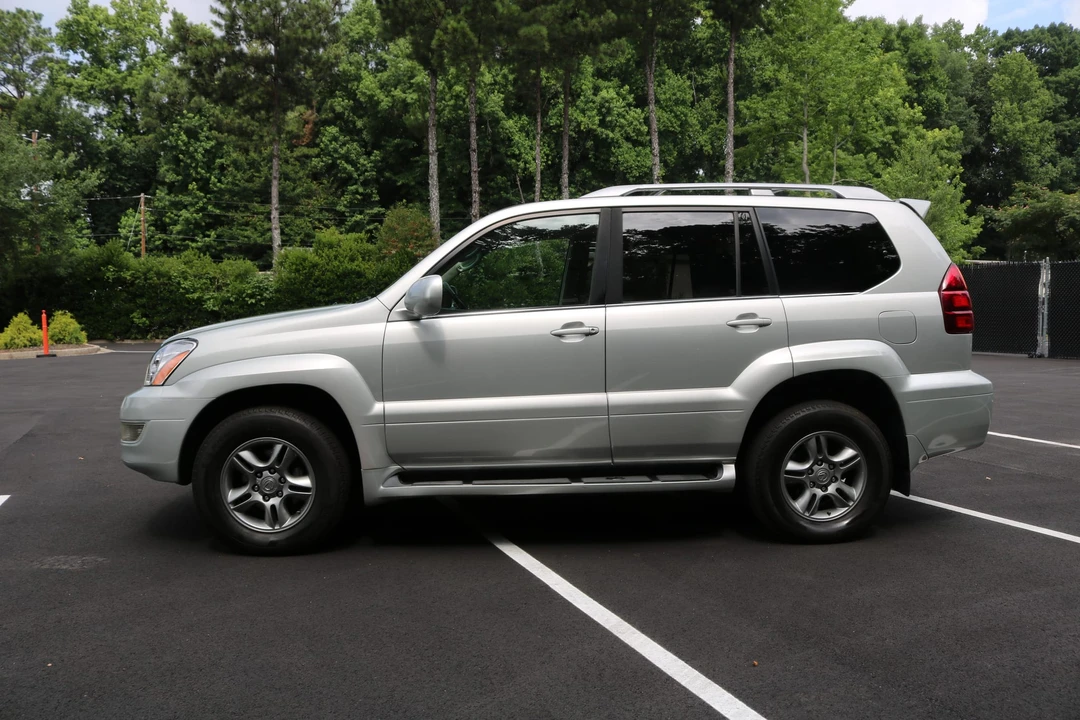 2005 Lexus GX 1st Gen - Image 16 of 31