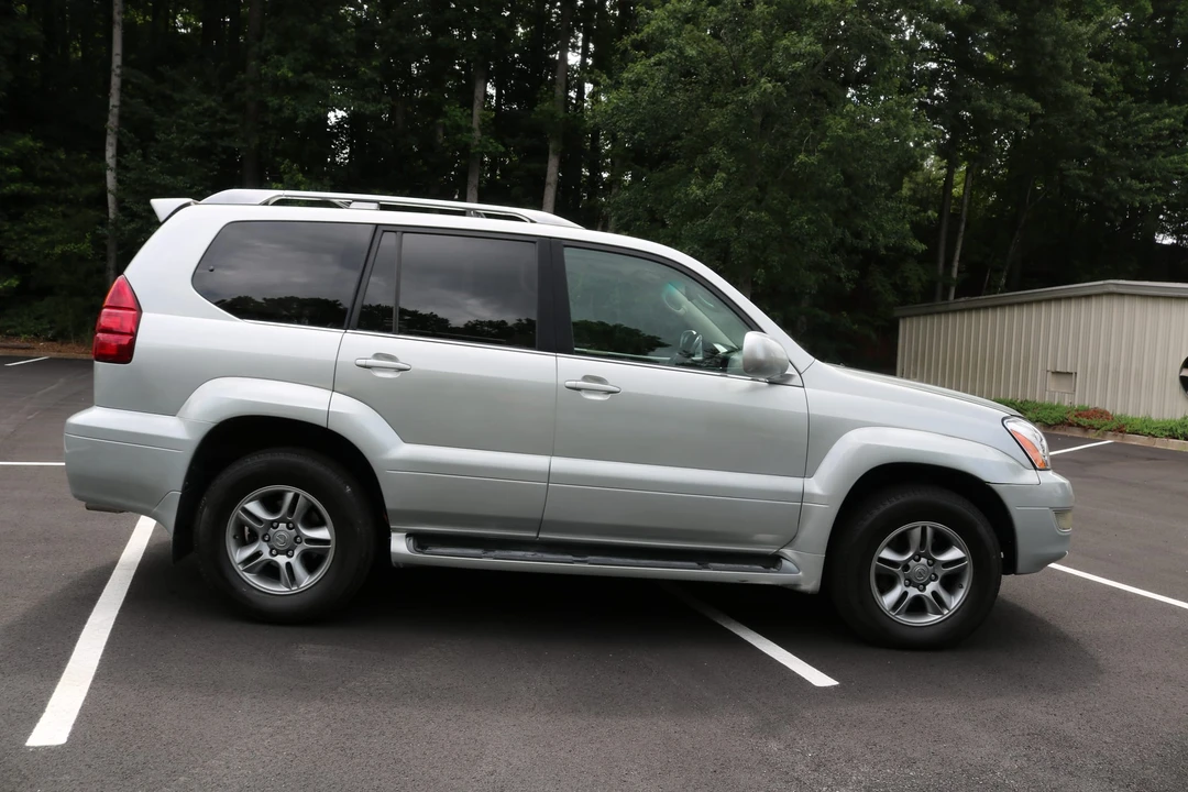 2005 Lexus GX 1st Gen - Image 27 of 31