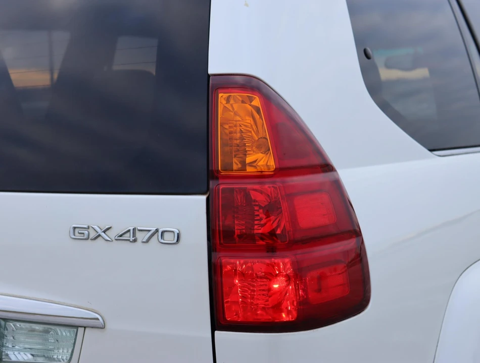 2005 Lexus GX 1st Gen - Image 20 of 31