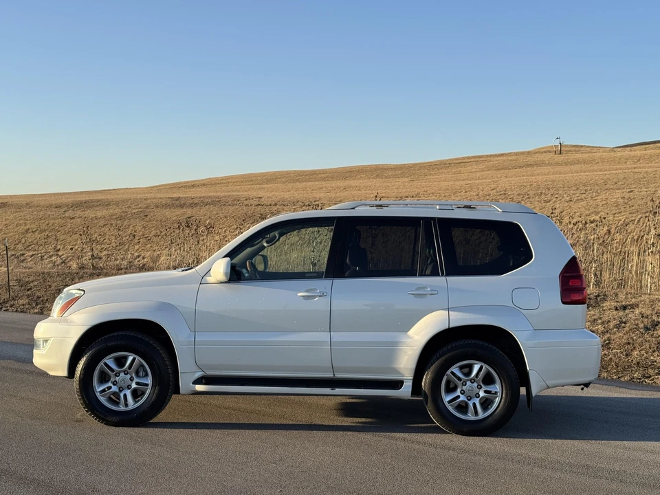 2005 Lexus GX 1st Gen - Image 13 of 31