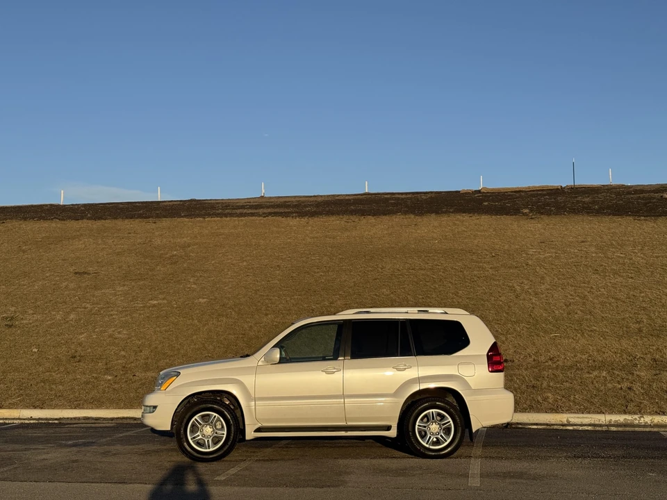 2005 Lexus GX 1st Gen - Image 3 of 31