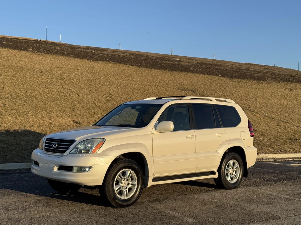 2005 Lexus GX 1st Gen - Image 2 of 31