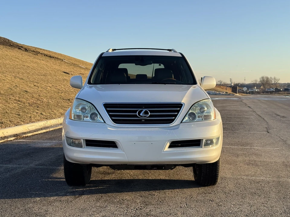 2005 Lexus GX 1st Gen - Image 10 of 31