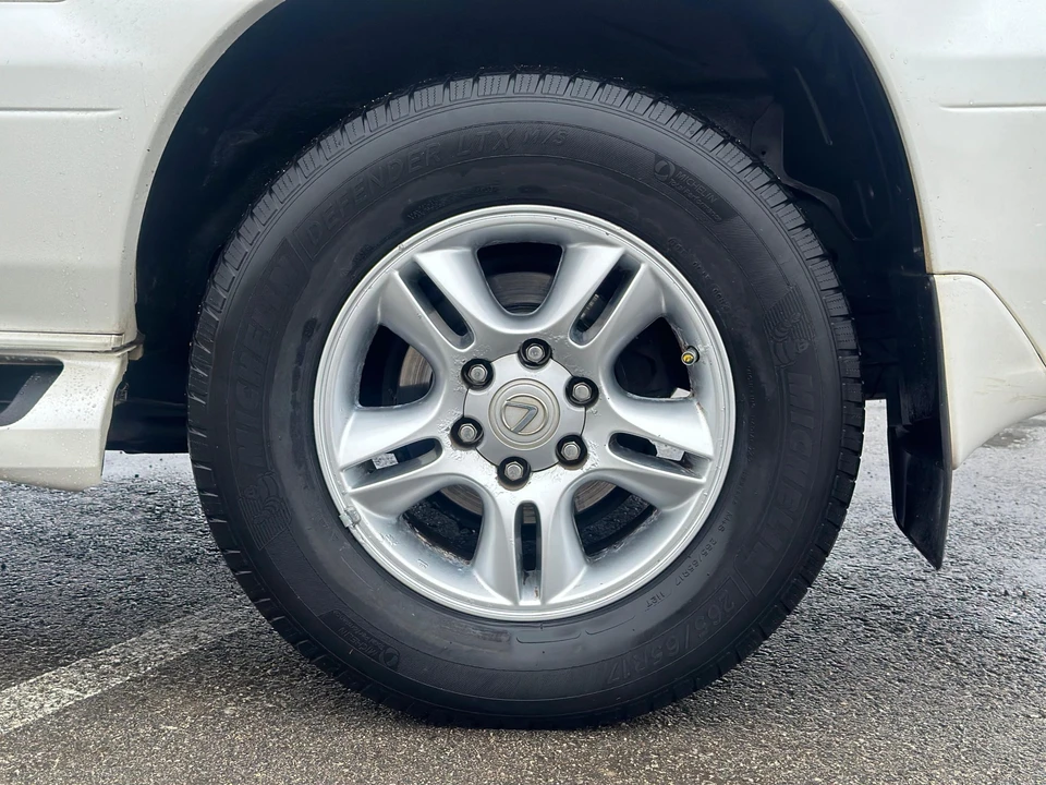2005 Lexus GX 1st Gen - Image 26 of 31