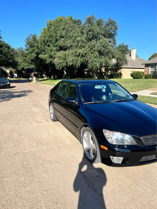 2005 Lexus IS 1st Gen - Image 4 of 8