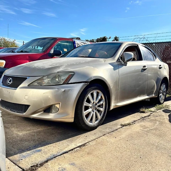 2005 Lexus IS 1st Gen - Image 2 of 4