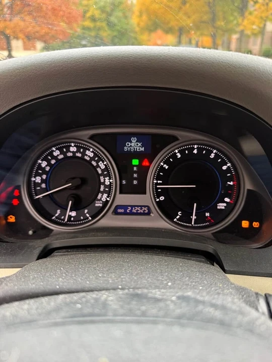 2005 Lexus IS 2nd Gen - Image 5 of 5