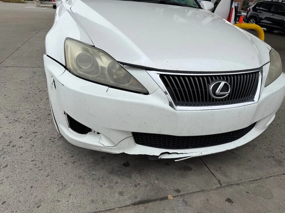 2005 Lexus IS 2nd Gen - Image 2 of 5