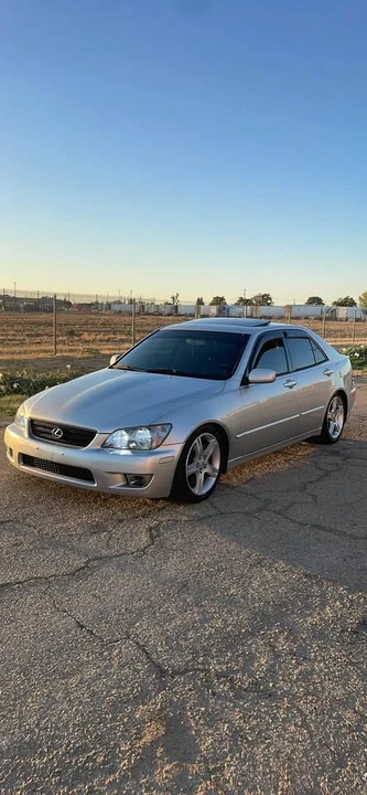 2005 Lexus IS 1st Gen - Image 13 of 14