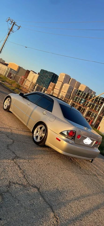 2005 Lexus IS 1st Gen - Image 5 of 14