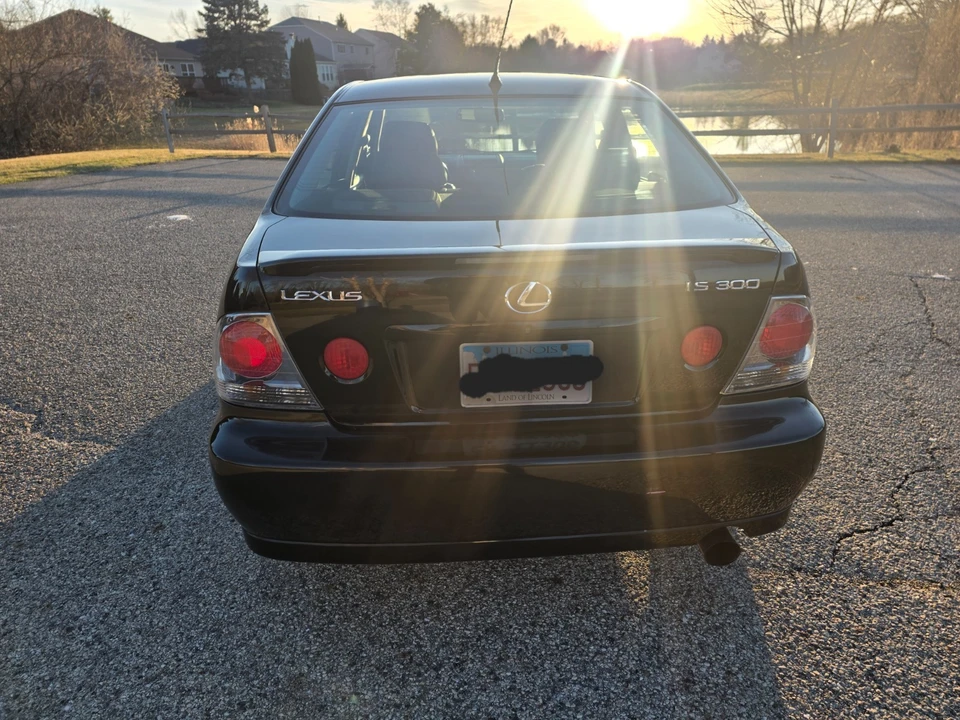 2005 Lexus IS 1st Gen - Image 22 of 31