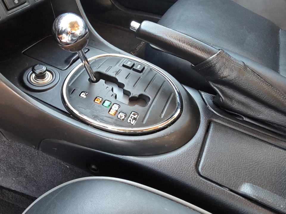 2005 Lexus IS 1st Gen - Image 27 of 31