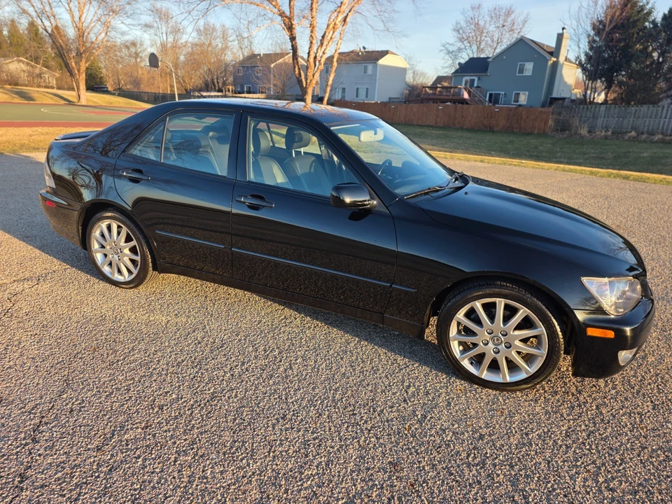 2005 Lexus IS 1st Gen - Image 9 of 31