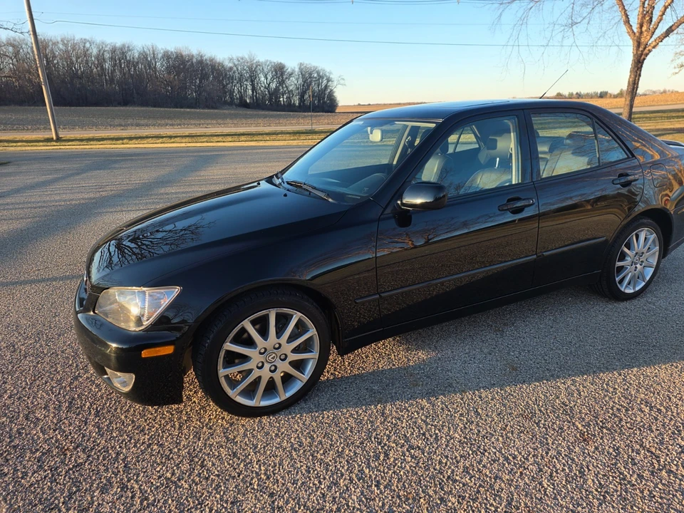 2005 Lexus IS 1st Gen - Image 20 of 31