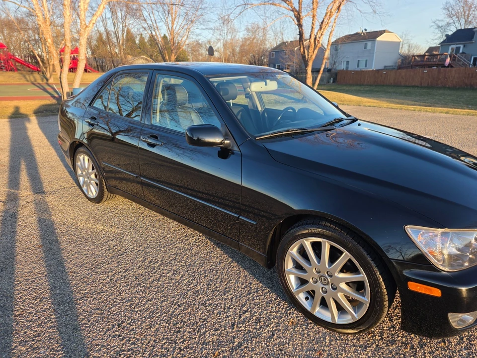 2005 Lexus IS 1st Gen - Image 10 of 31