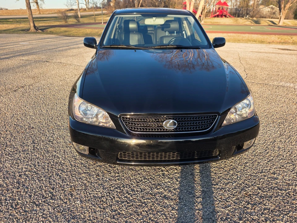 2005 Lexus IS 1st Gen - Image 21 of 31