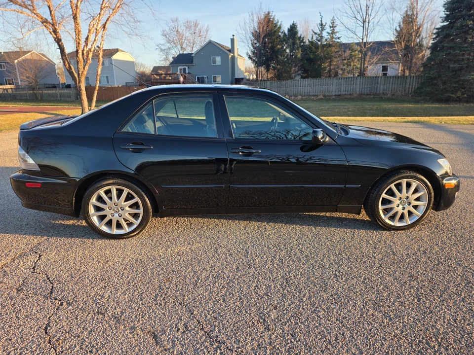 2005 Lexus IS 1st Gen - Image 5 of 31