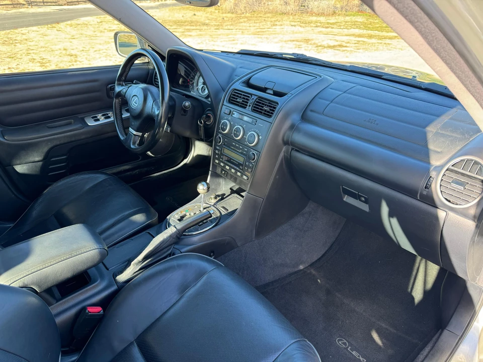 2005 Lexus IS 1st Gen - Image 29 of 31