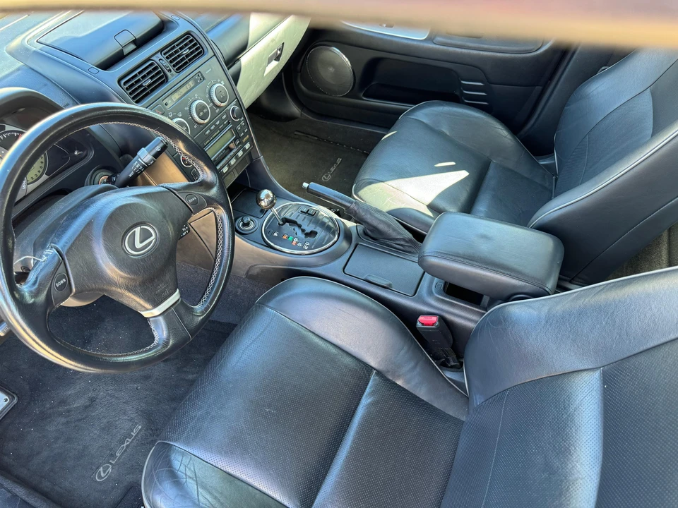 2005 Lexus IS 1st Gen - Image 28 of 31