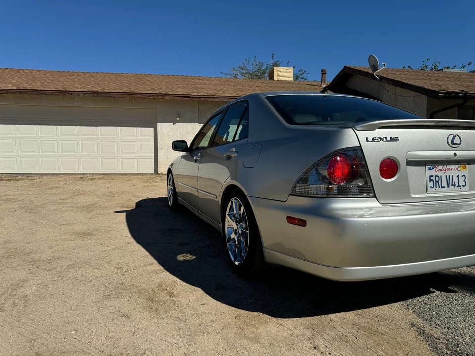 2005 Lexus IS 1st Gen - Image 8 of 31