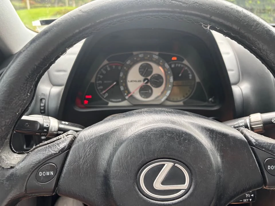 2005 Lexus IS 1st Gen - Image 11 of 14