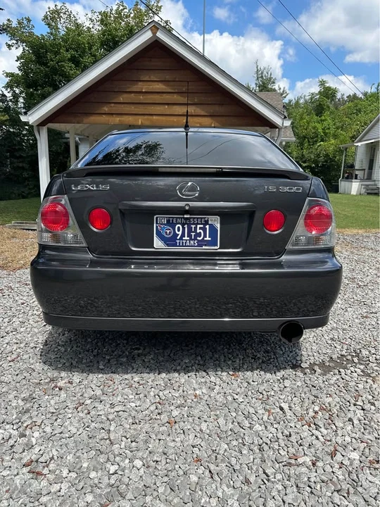 2005 Lexus IS 1st Gen - Image 4 of 10