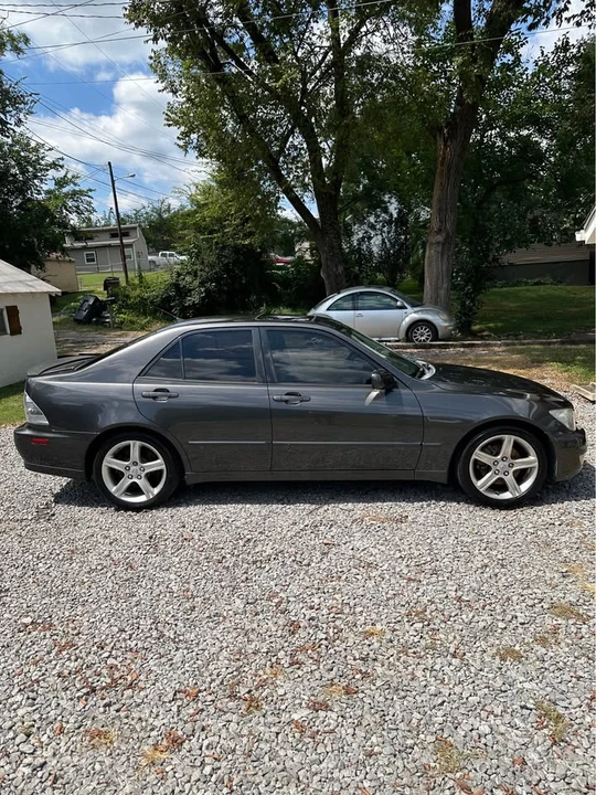 2005 Lexus IS 1st Gen - Image 3 of 10