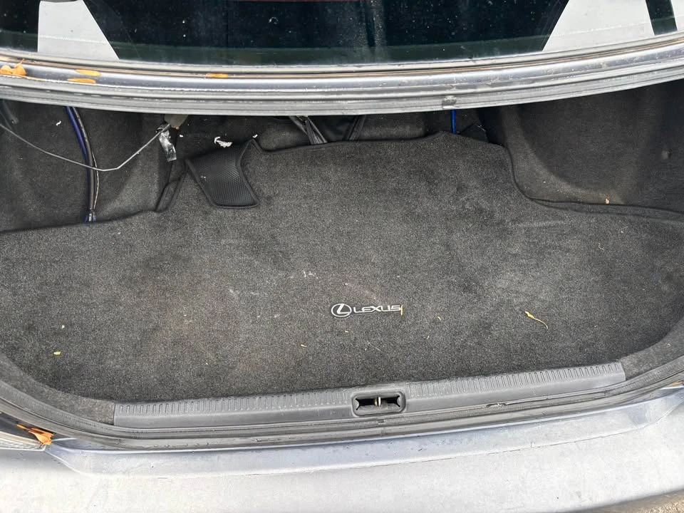 2005 Lexus IS 1st Gen - Image 10 of 14