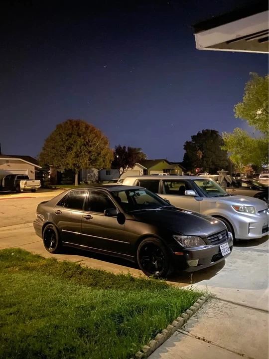 2005 Lexus IS 1st Gen - Image 4 of 9