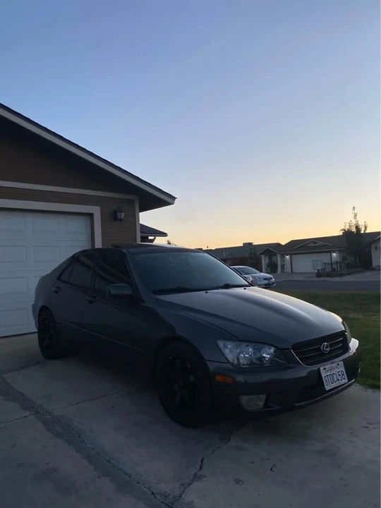 2005 Lexus IS 1st Gen - Image 2 of 9