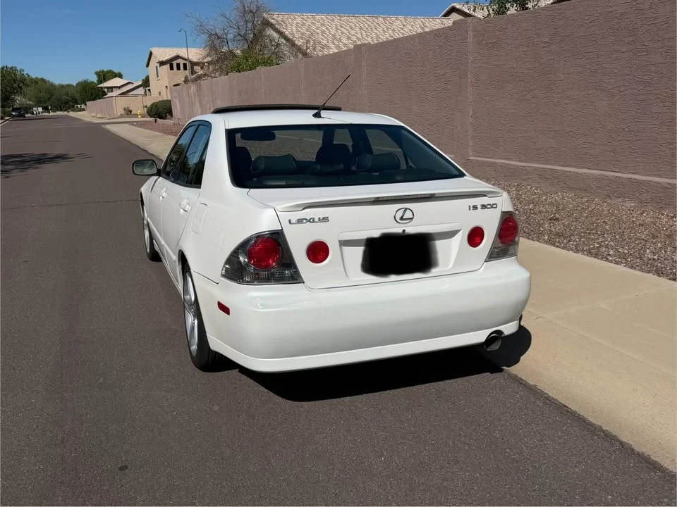 2005 Lexus IS 1st Gen - Image 4 of 8
