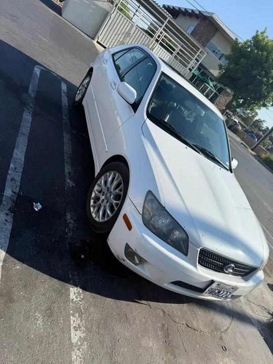 2005 Lexus IS 2nd Gen - Image 2 of 3