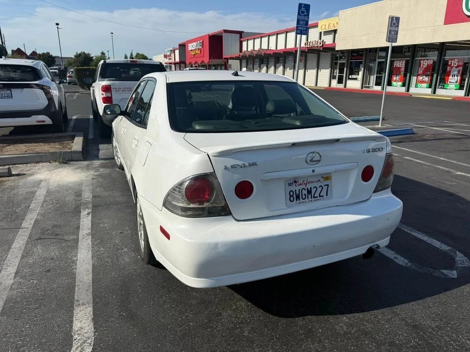 2005 Lexus IS 2nd Gen - Image 3 of 3