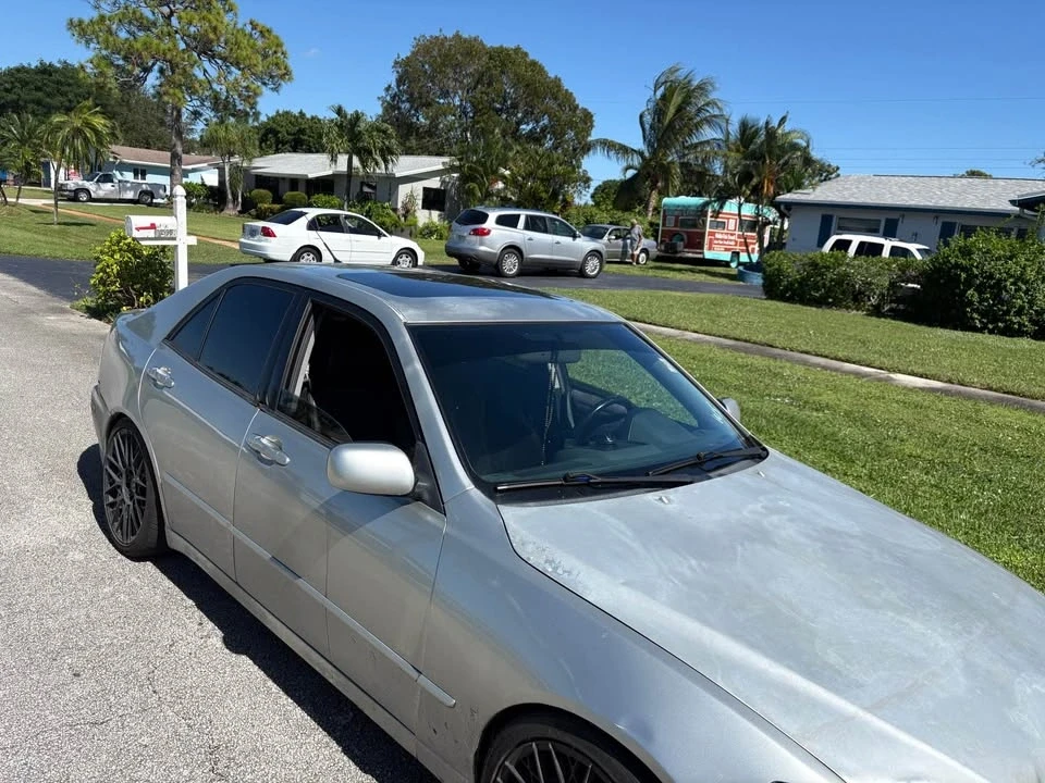 2005 Lexus IS 1st Gen - Image 7 of 13