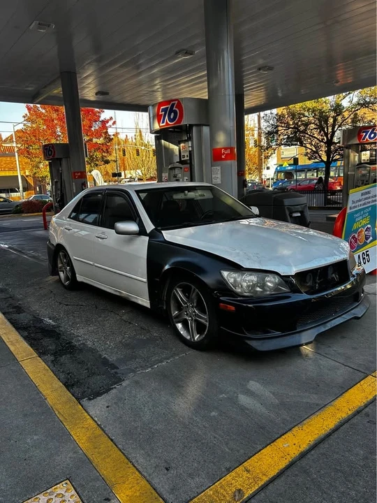 2005 Lexus IS 1st Gen - Image 6 of 7