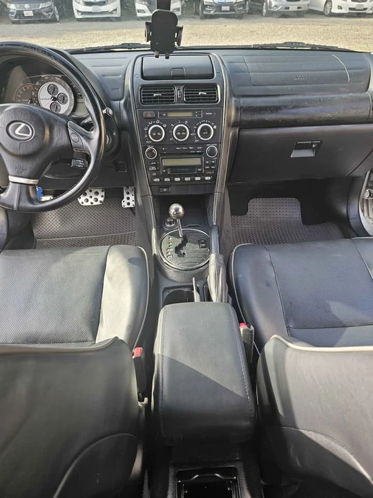 2005 Lexus IS 1st Gen - Image 10 of 16