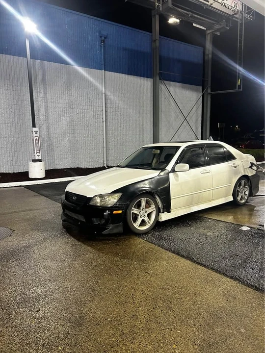 2005 Lexus IS 1st Gen - Image 4 of 7