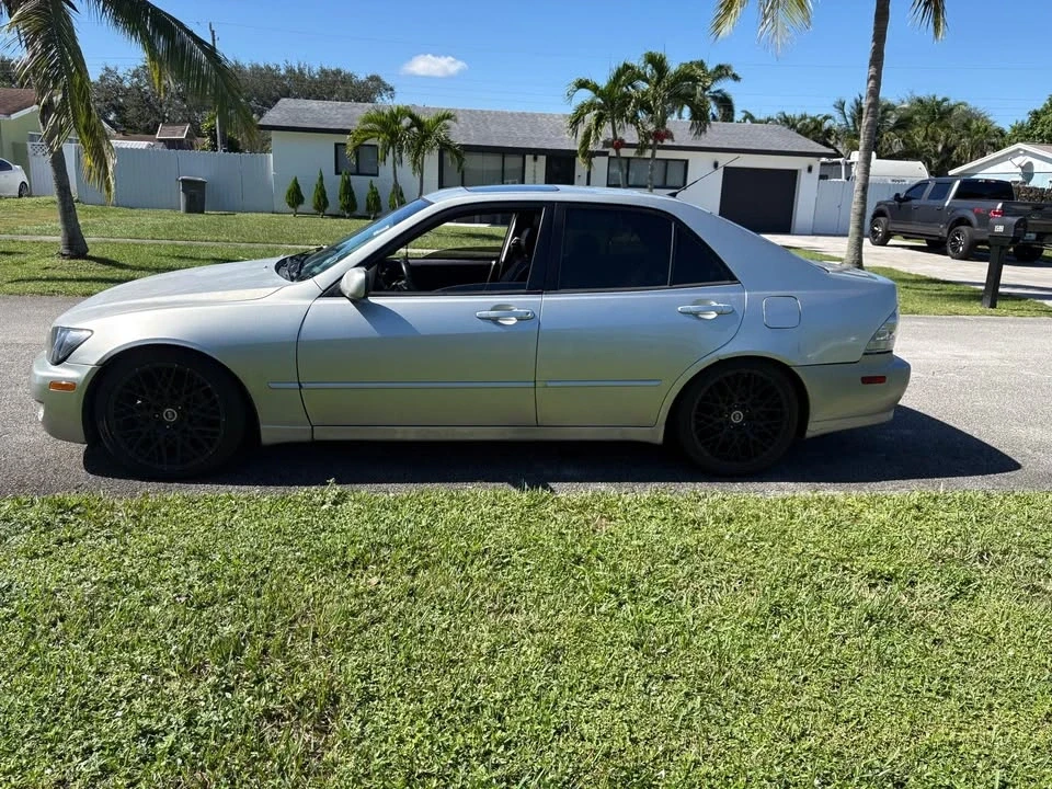 2005 Lexus IS 1st Gen - Image 12 of 13
