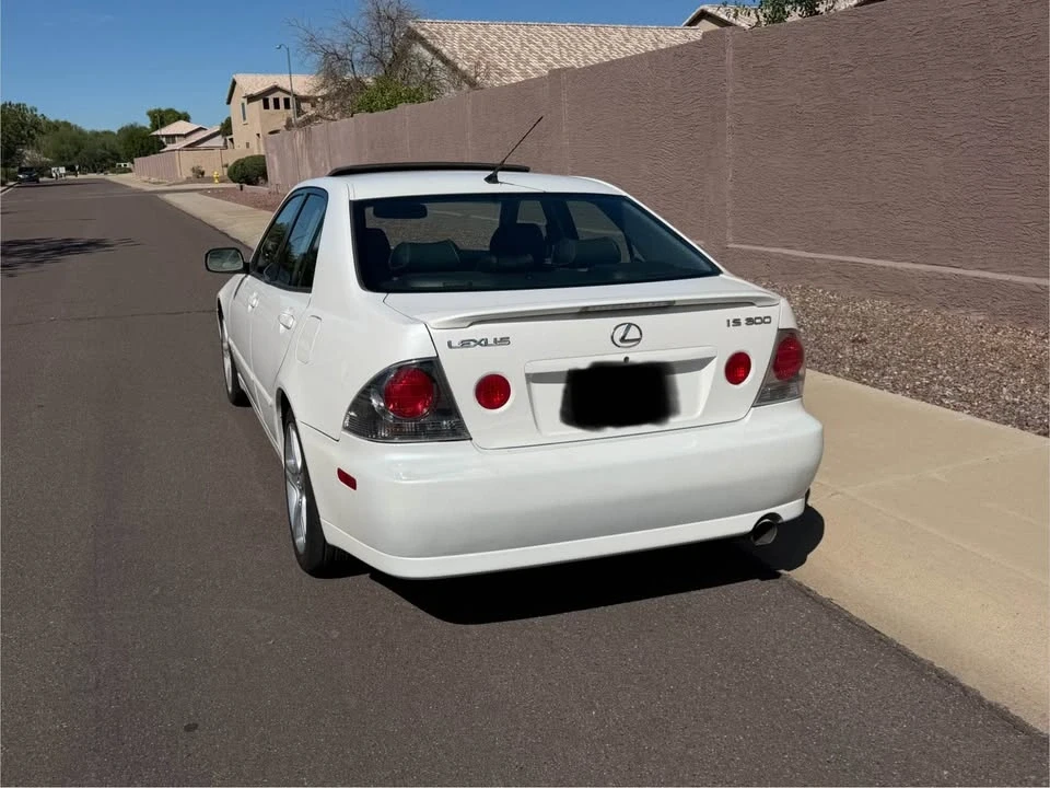 2005 Lexus IS 2nd Gen - Image 4 of 7