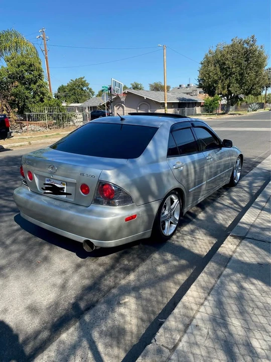 2005 Lexus IS 1st Gen - Image 4 of 12