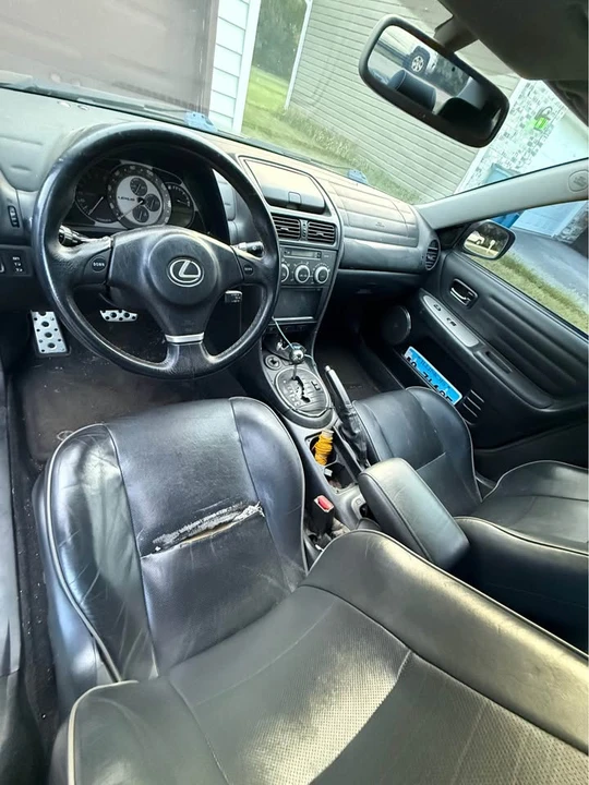 2005 Lexus IS 1st Gen - Image 5 of 7