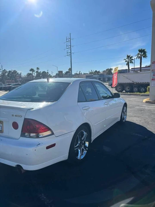 2005 Lexus IS 2nd Gen - Image 6 of 7